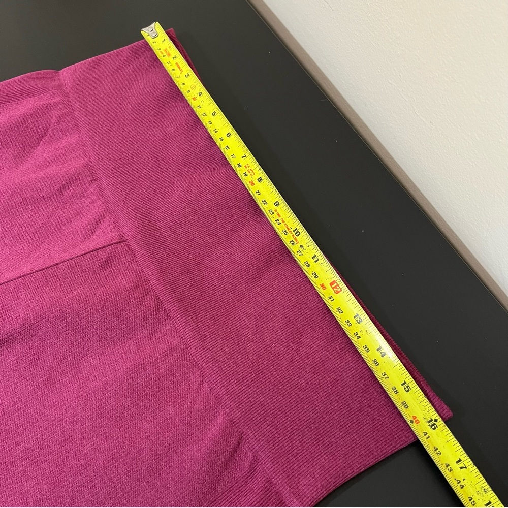 Lululemon Seamlessly Street Crop - Heathered Dashing Purple - Size 12 - Picture 11 of 13